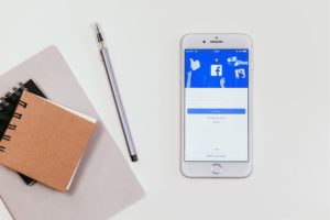 Facebook-mainonta